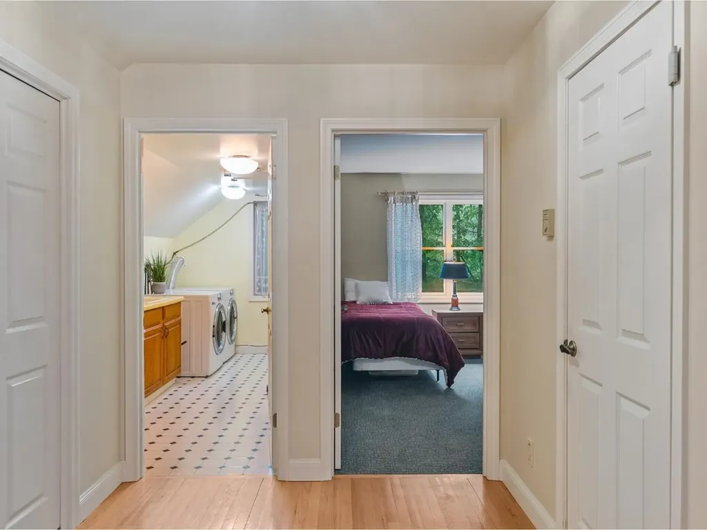 66 Dunder Road Burlington VT 05401