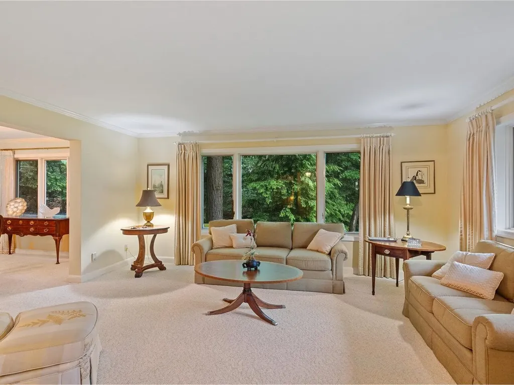 66 Dunder Road Burlington VT 05401