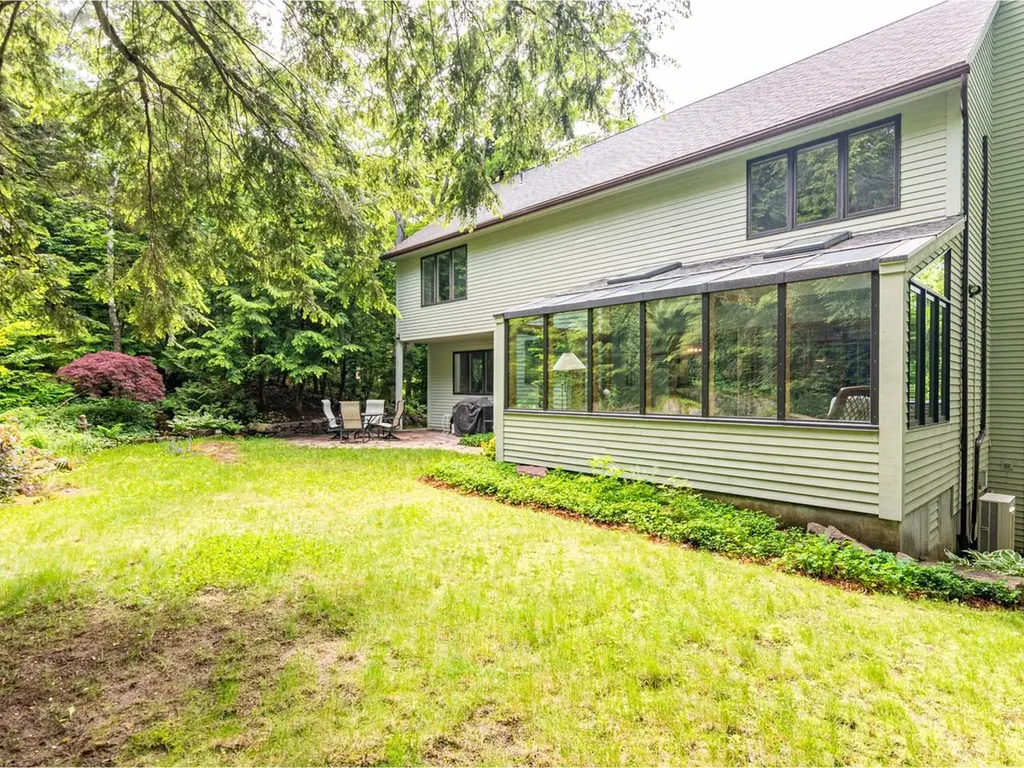66 Dunder Road Burlington VT 05401