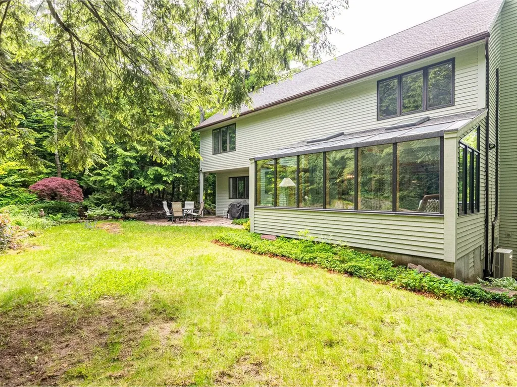 66 Dunder Road Burlington VT 05401