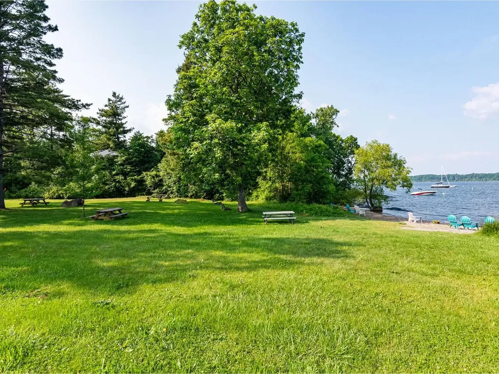 66 Dunder Road Burlington VT 05401