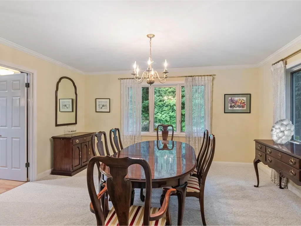 66 Dunder Road Burlington VT 05401