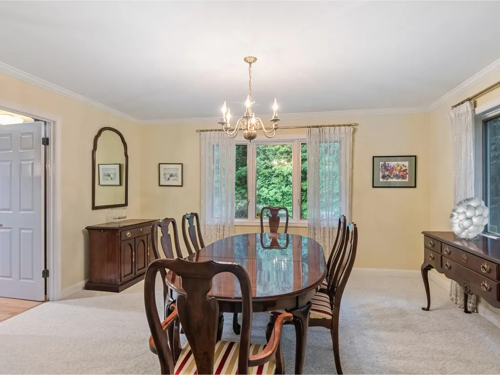 66 Dunder Road Burlington VT 05401