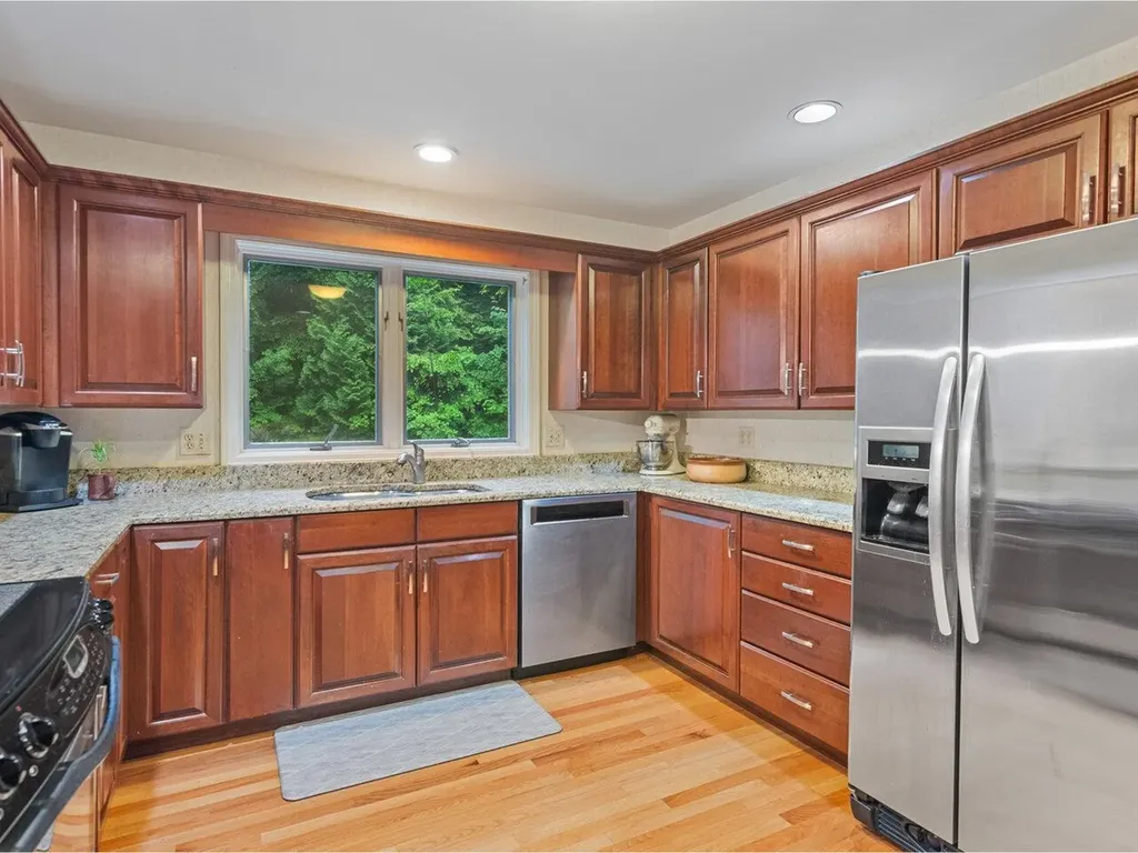 66 Dunder Road Burlington VT 05401