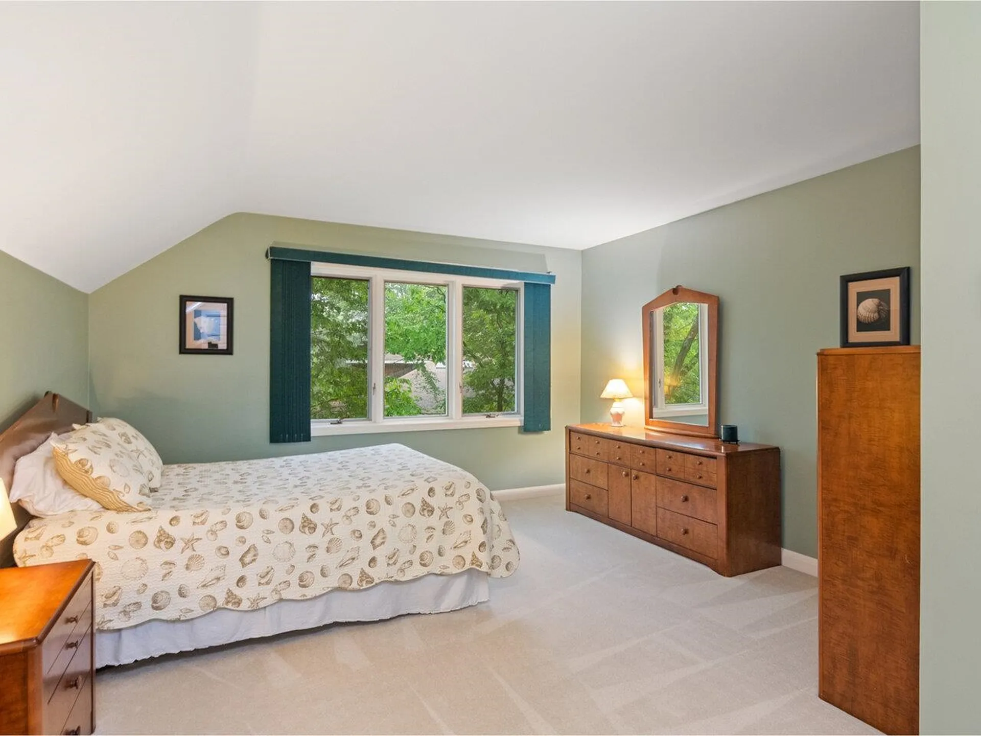 66 Dunder Road Burlington VT 05401