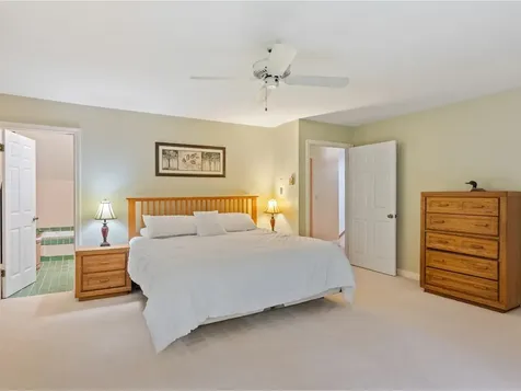 66 Dunder Road Burlington VT 05401