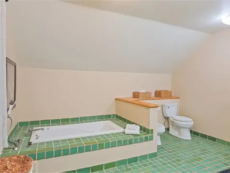 66 Dunder Road Burlington VT 05401