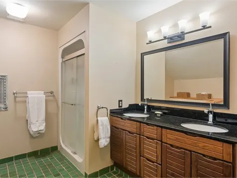 66 Dunder Road Burlington VT 05401