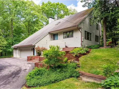 66 Dunder Road Burlington VT 05401