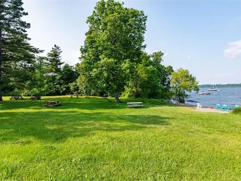 66 Dunder Road Burlington VT 05401