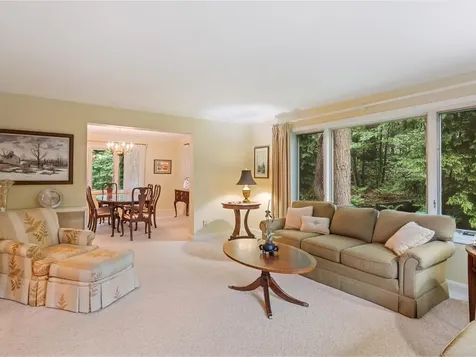 66 Dunder Road Burlington VT 05401