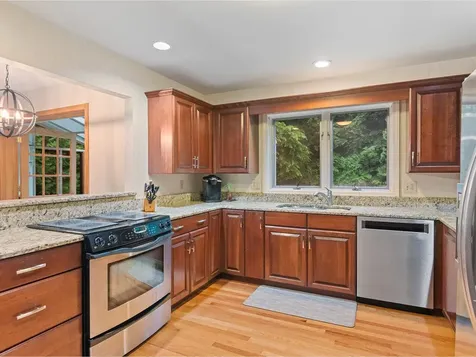 66 Dunder Road Burlington VT 05401