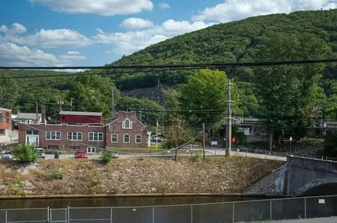 18 Bridge Street Rockingham VT 05101