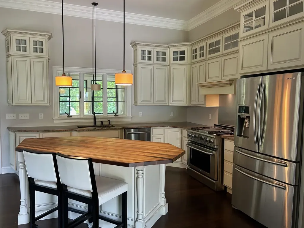 9 Woodlawn Avenue Bedford NH 03110