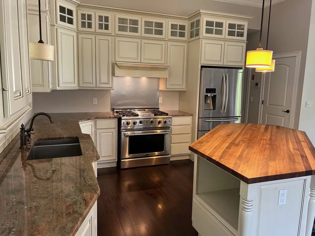 9 Woodlawn Avenue Bedford NH 03110