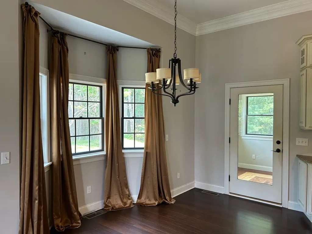 9 Woodlawn Avenue Bedford NH 03110