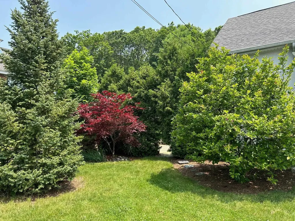 9 Woodlawn Avenue Bedford NH 03110