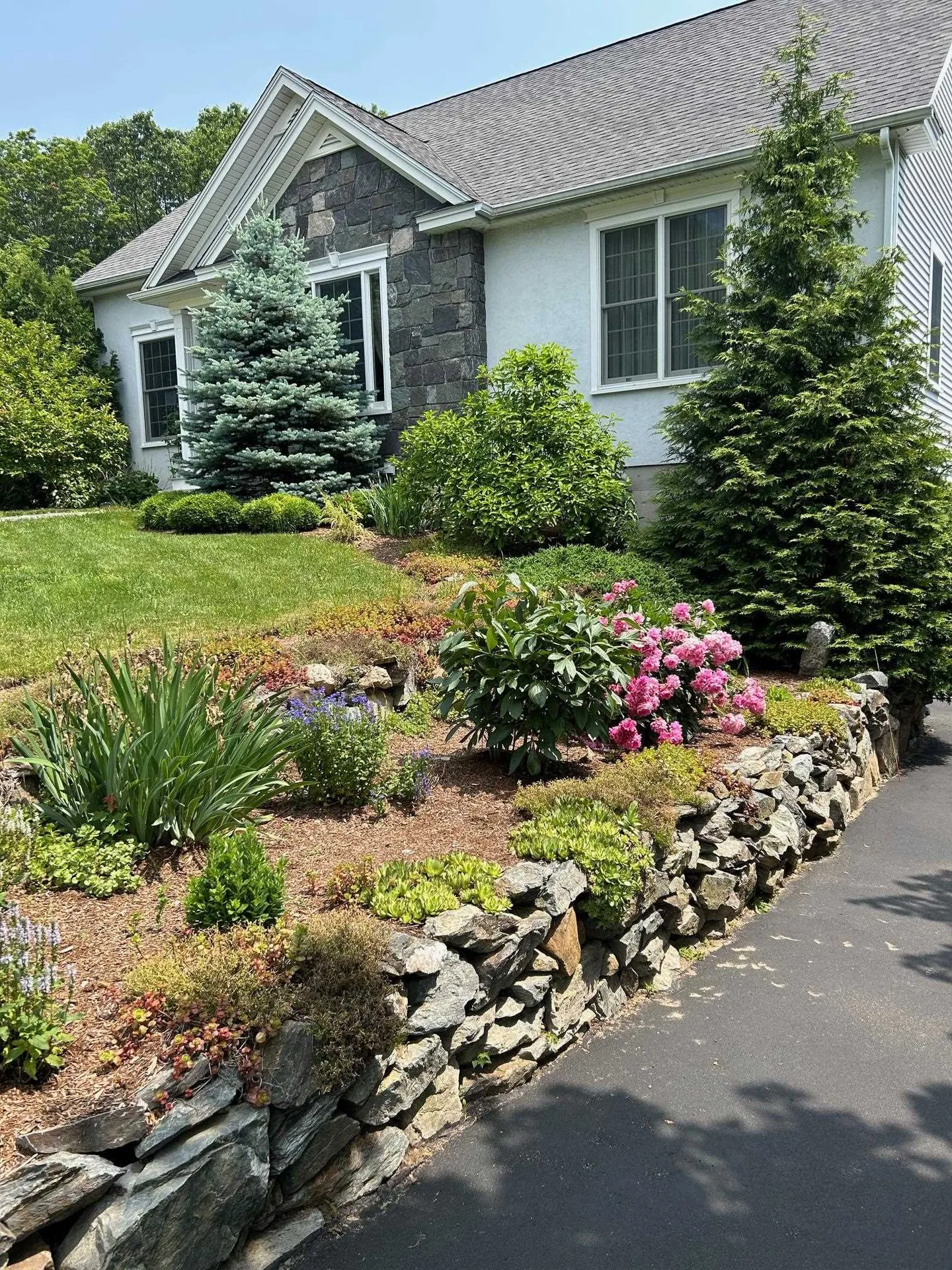 9 Woodlawn Avenue Bedford NH 03110