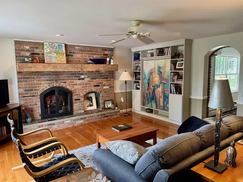 653 Skyboro E Road Pownal VT 05261
