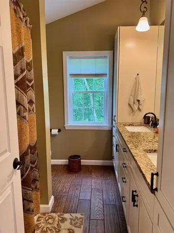 653 Skyboro E Road Pownal VT 05261