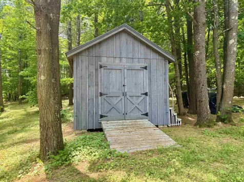 653 Skyboro E Road Pownal VT 05261