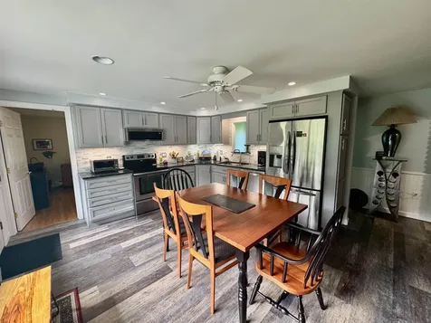 653 Skyboro E Road Pownal VT 05261