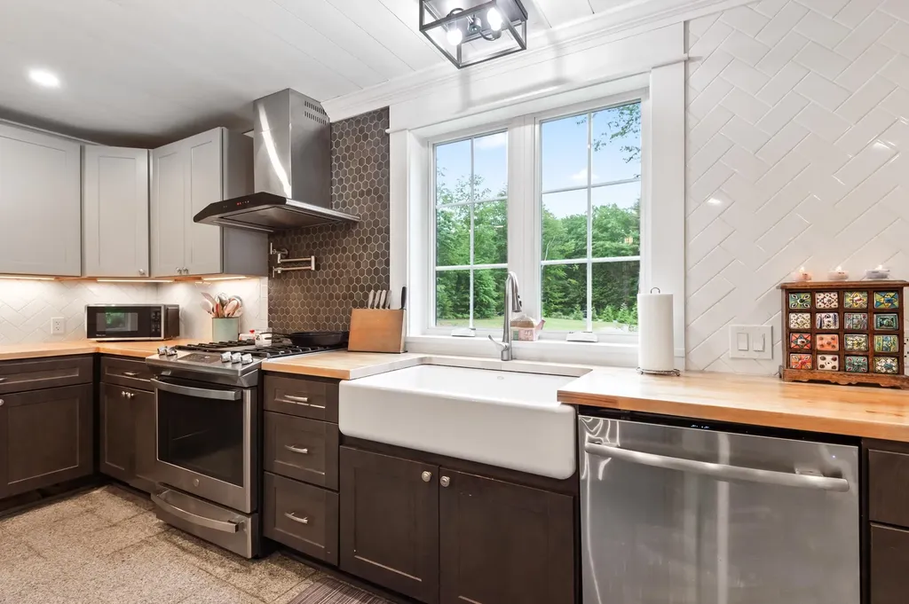 6 Rainbow Drive Ossipee NH 03864