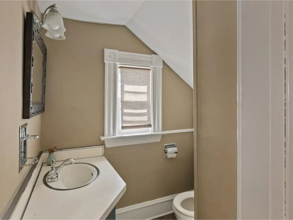 159 Loomis Street Burlington VT 05401