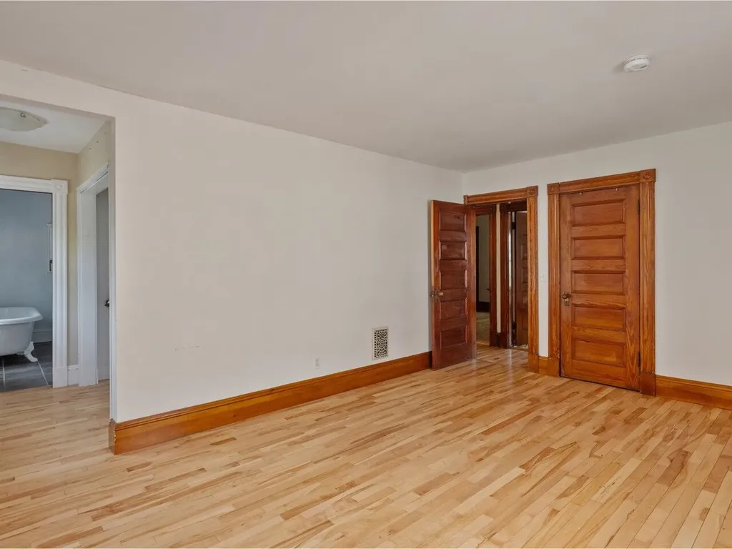 159 Loomis Street Burlington VT 05401