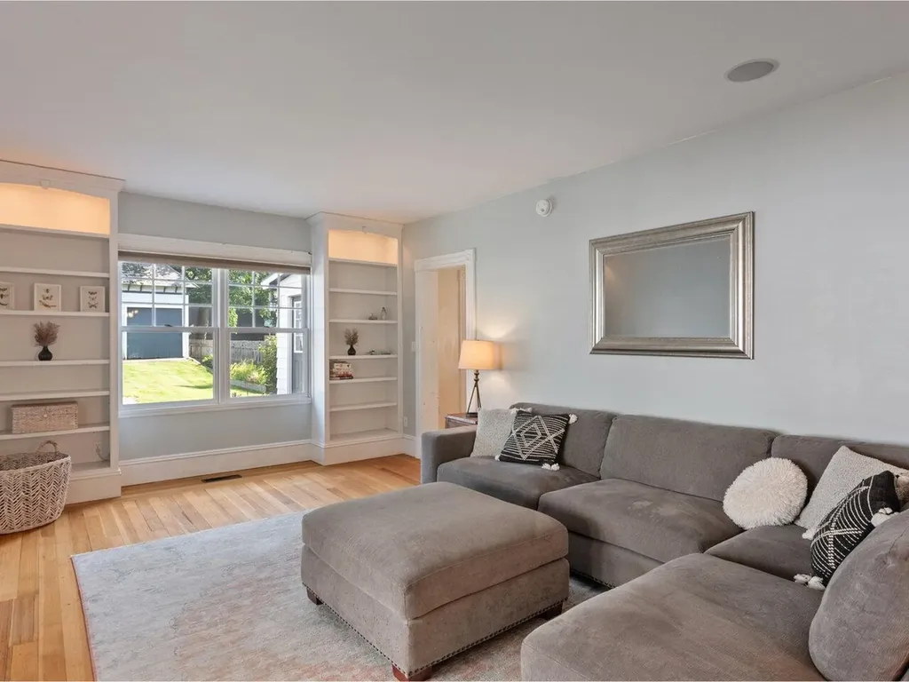 159 Loomis Street Burlington VT 05401