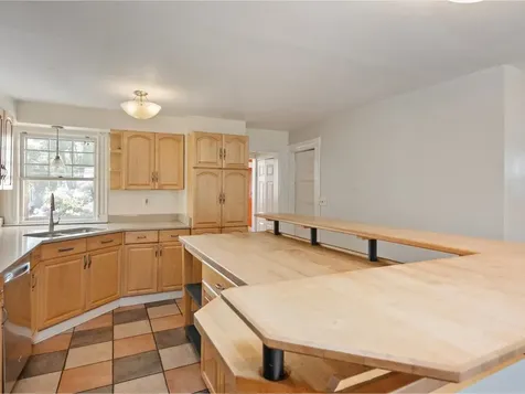 159 Loomis Street Burlington VT 05401