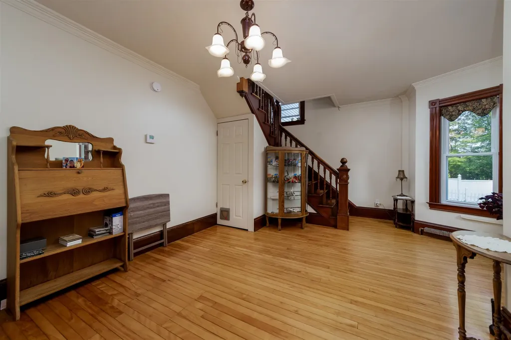 31 Abbey Road Hartford VT 05001