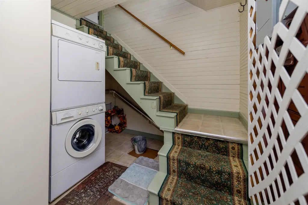 31 Abbey Road Hartford VT 05001