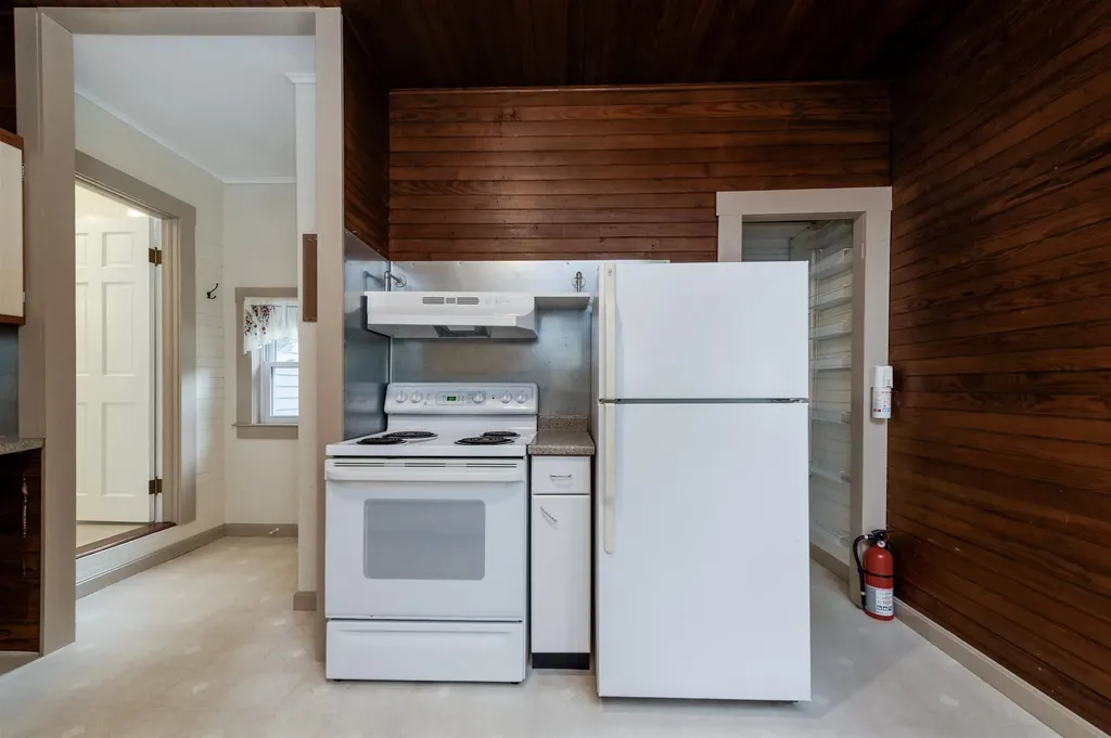 31 Abbey Road Hartford VT 05001