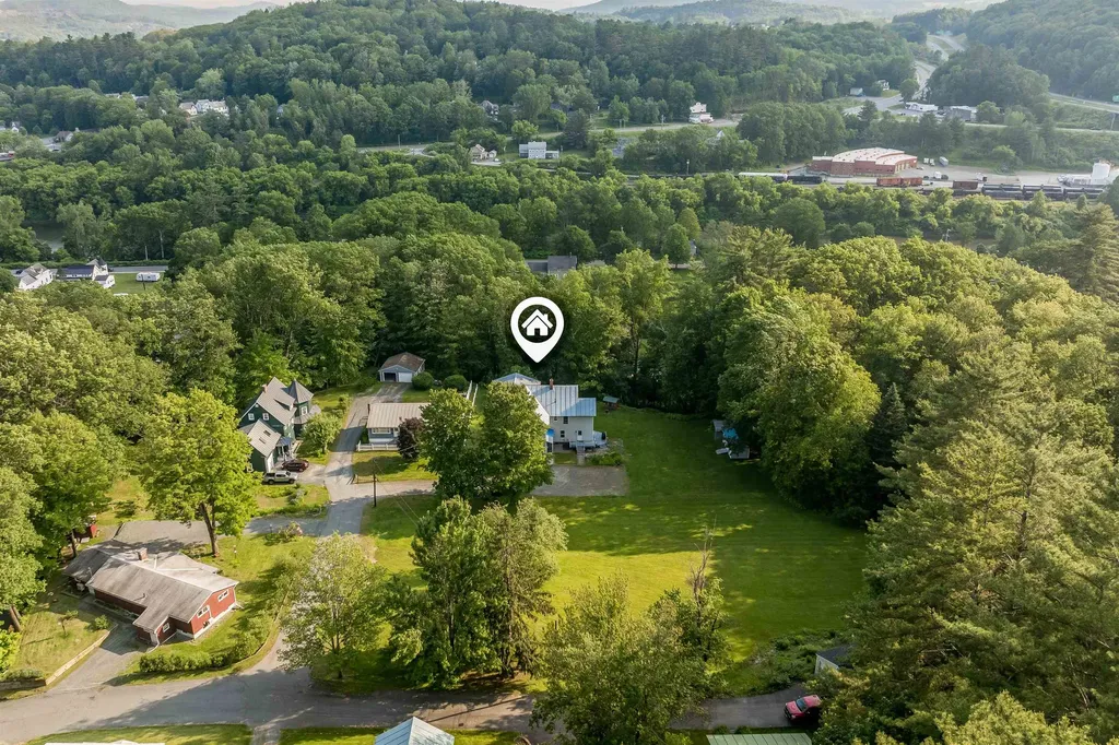 31 Abbey Road Hartford VT 05001