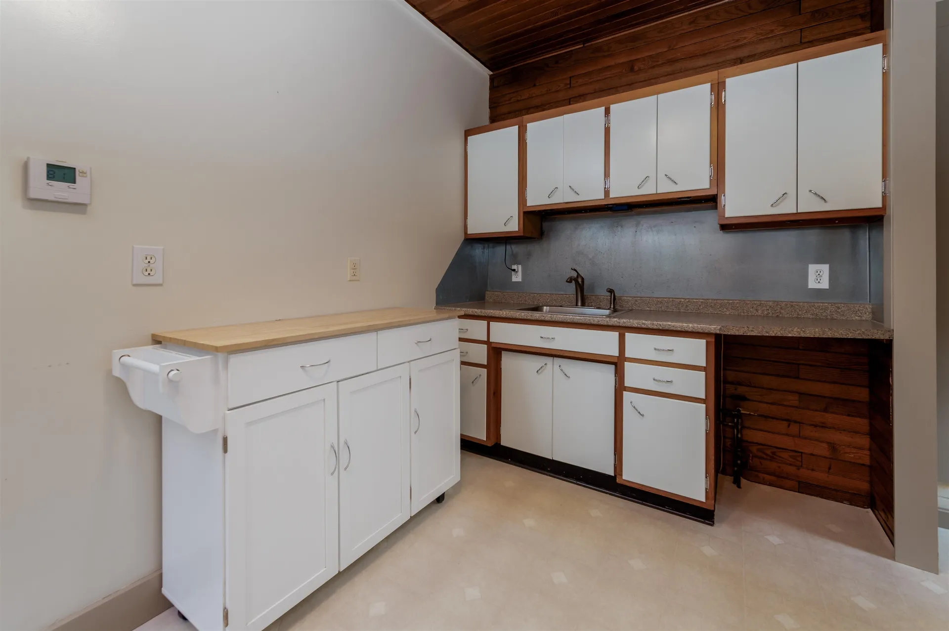 31 Abbey Road Hartford VT 05001