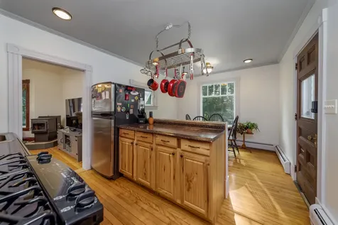 31 Abbey Road Hartford VT 05001