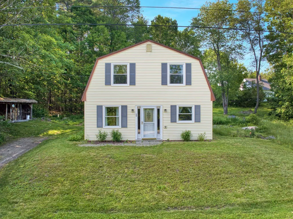 14 W Court Road Sunapee NH 03782