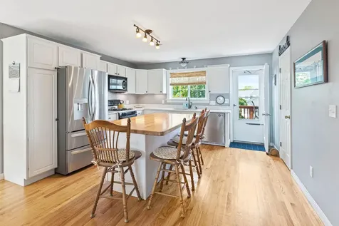 29 Nudd Avenue Hampton NH 03842
