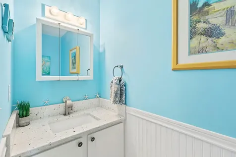 29 Nudd Avenue Hampton NH 03842