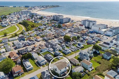 29 Nudd Avenue Hampton NH 03842
