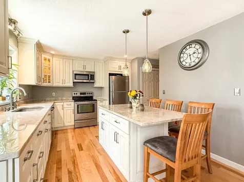 40 Laurel Court Nashua NH 03062