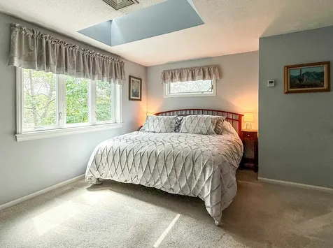 40 Laurel Court Nashua NH 03062