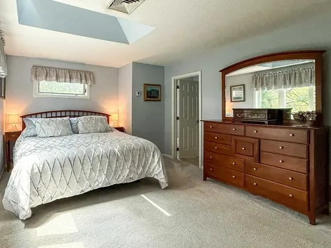 40 Laurel Court Nashua NH 03062