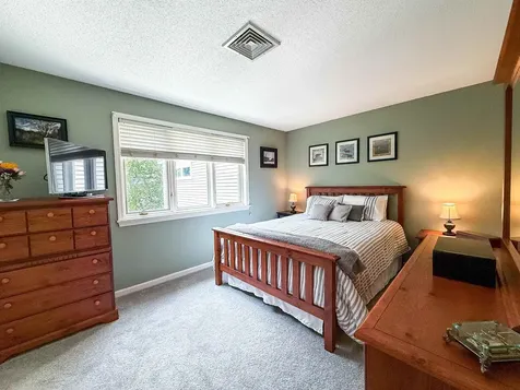 40 Laurel Court Nashua NH 03062