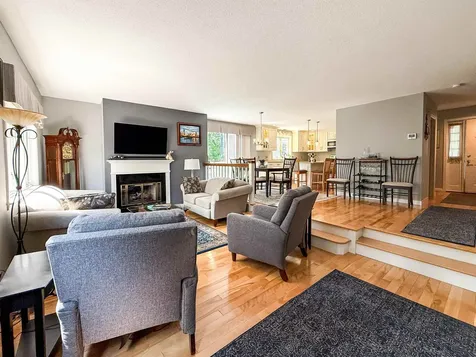 40 Laurel Court Nashua NH 03062