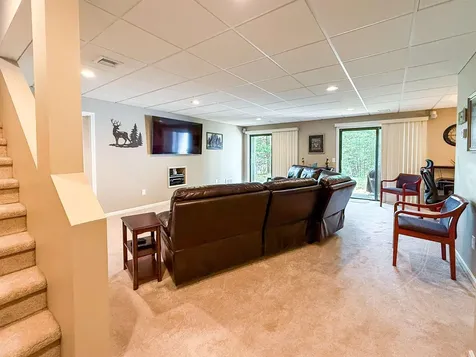 40 Laurel Court Nashua NH 03062