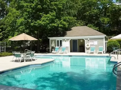 40 Laurel Court Nashua NH 03062