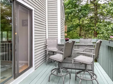 40 Laurel Court Nashua NH 03062