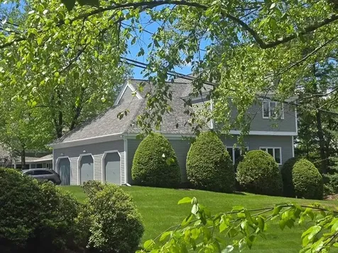 40 Laurel Court Nashua NH 03062